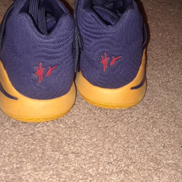 kyrie 2 - Picture 2 of 3